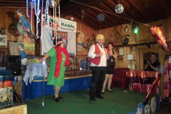 Erika Kopca, Gisela Malotke und Eduard Kopca als Bernhard Brink